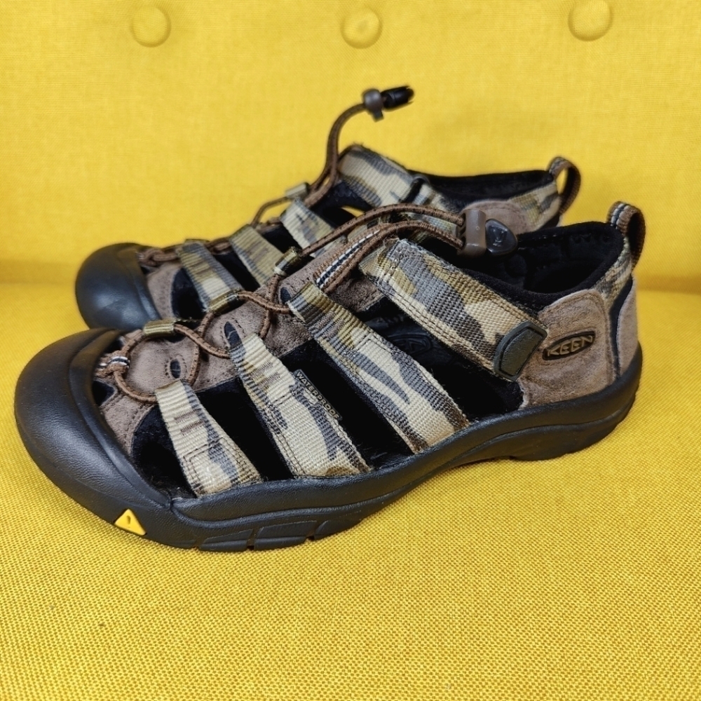 Keen Newport H2  Kids Slip-On Bungee Camouflage Brown Green Size 4